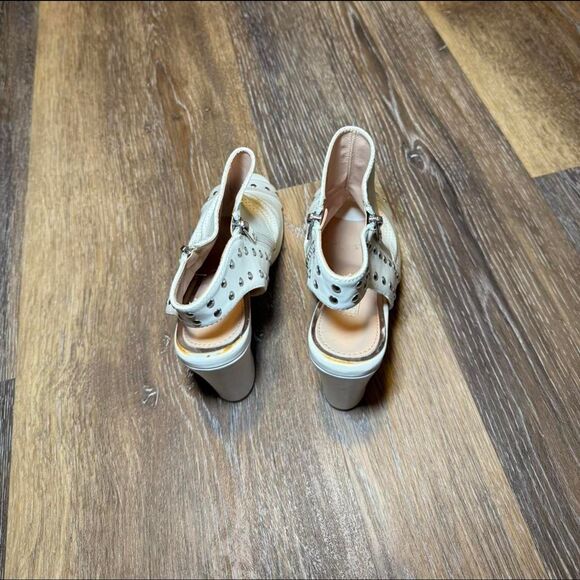 Primadonna Women's White Boots - Picture 3 of 5